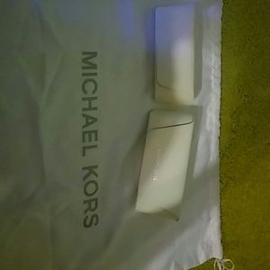 Eyeglass and sunglass case